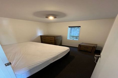 Photo of property in 46 Wynyard Crescent, Fernhill, Queenstown, 9300