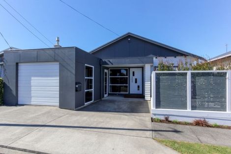 Photo of property in 11 Bulteel Street, New Plymouth, 4310