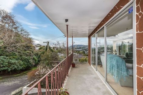 Photo of property in 3a Saint Johns Terrace, Tawa, Wellington, 5028