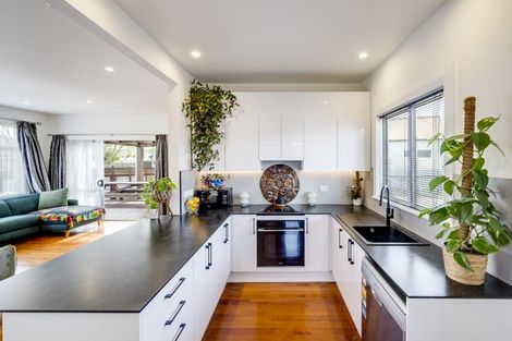 Photo of property in 1/404 Gloucester Street, Taradale, Napier, 4112