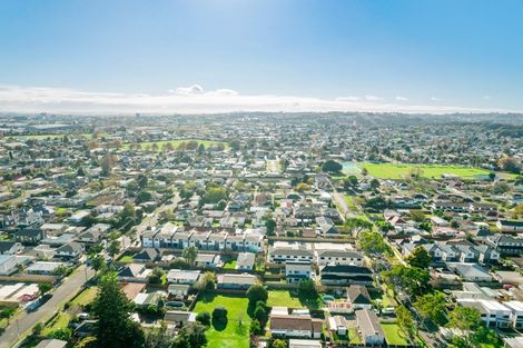 Photo of property in 8e Kent Road, Manurewa, Auckland, 2102
