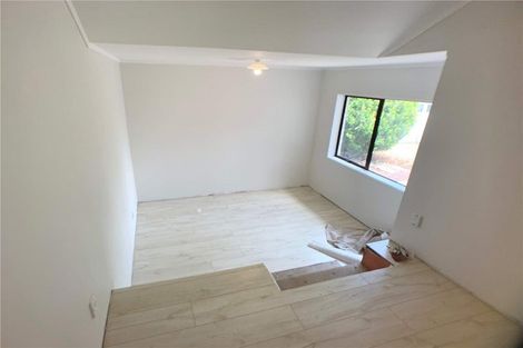 Photo of property in 6 Pandora Place, Pakuranga, Auckland, 2010