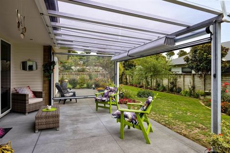 Photo of property in 9 Links Drive, Waiwhakaiho, New Plymouth, 4312