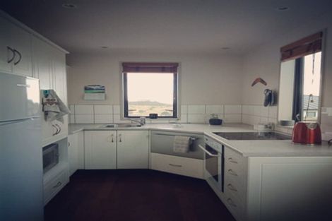 Photo of property in 6 Bunker Way, Strathmore Park, Wellington, 6022