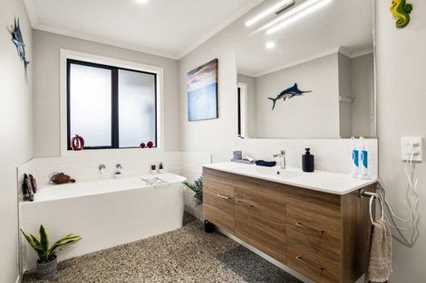 Photo of property in 9 Goddard Way, Sawyers Bay, Port Chalmers, 9023