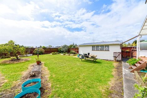 Photo of property in 19 Yeovil Road, Te Atatu Peninsula, Auckland, 0610