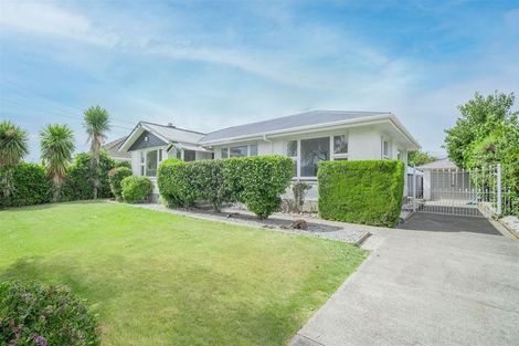 Photo of property in 53 Greendale Avenue, Avonhead, Christchurch, 8042