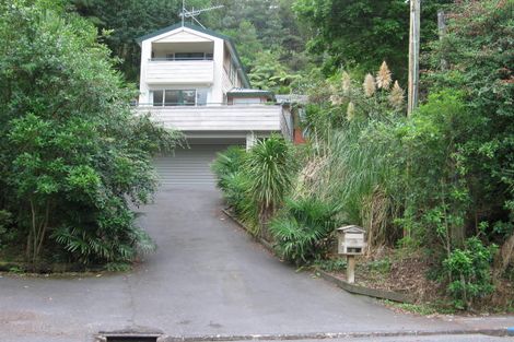 Photo of property in 72 Wood Bay Road, Titirangi, Auckland, 0604