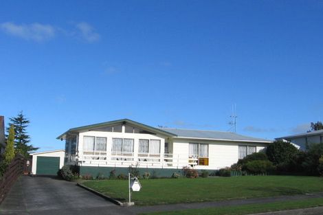 Photo of property in 16 Rangeview Place, Feilding, 4702