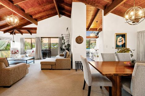 Photo of property in 1/5 Sharon Road, Waiake, Auckland, 0630