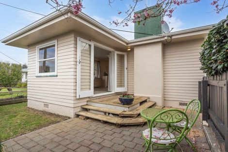 Photo of property in 1 East Street, Greytown, 5712