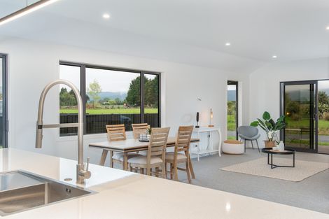 Photo of property in 44 Constitution Avenue, Milton, 9220