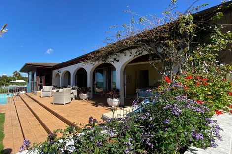 Photo of property in 18 Burford Place, Mellons Bay, Auckland, 2014