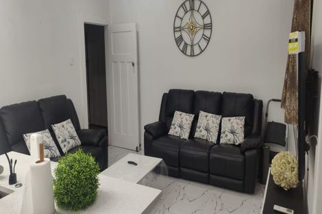 Photo of property in 118a Hutchinson Avenue, New Lynn, Auckland, 0600