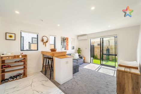 Photo of property in 2/10 Avery Grove, Boulcott, Lower Hutt, 5011