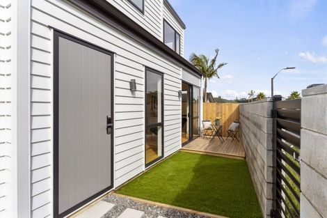 Photo of property in 44c Blakeborough Drive, Forrest Hill, Auckland, 0620