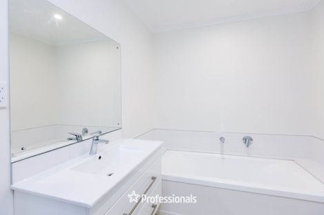 Photo of property in 5 Ashington Road, Silverstream, Upper Hutt, 5019