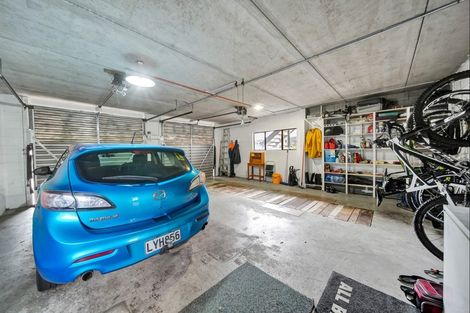 Photo of property in 25 Truby King Street, Merrilands, New Plymouth, 4312