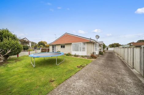 Photo of property in 27 Kowhai Street, Hawera, 4610