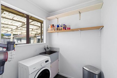 Photo of property in 33 Solway Street, Levin, 5510