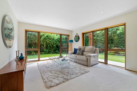 Photo of property in 2/60 Aberdeen Road, Campbells Bay, Auckland, 0620