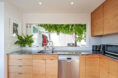 Photo of property in 120 Ohiro Road, Brooklyn, Wellington, 6021