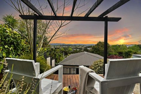 Photo of property in 2/11 Rangeview Road, Sunnyvale, Auckland, 0612