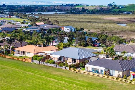 Photo of property in 72 Kedge Drive, Mangawhai, 0505