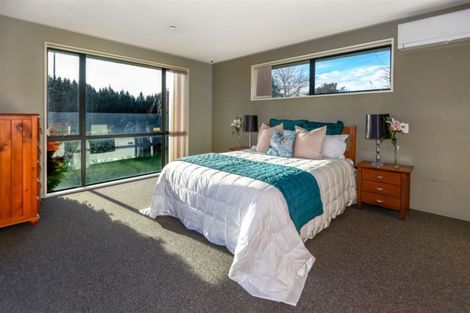 Photo of property in 94 Rothesay Road, Parklands, Christchurch, 8083