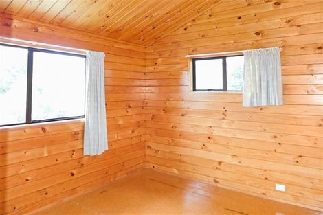 Photo of property in 8 Chardon Place, Henderson, Auckland, 0612