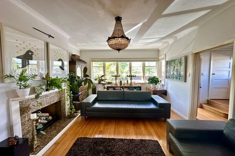 Photo of property in 1090 Great North Road, Point Chevalier, Auckland, 1022