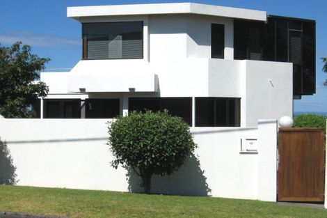 Photo of property in 2/19 Churchill Road, Murrays Bay, Auckland, 0630