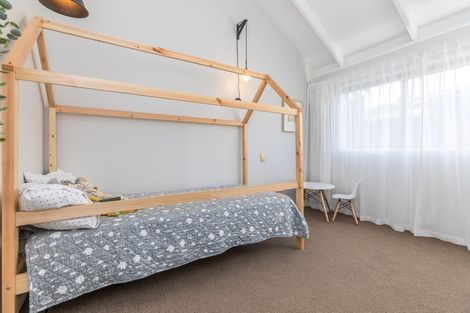 Photo of property in 18a Rosario Crescent, Red Beach, 0932