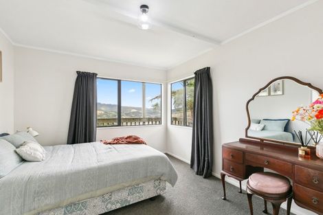 Photo of property in 13 Chastudon Place, Tawa, Wellington, 5028