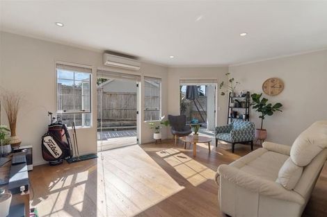 Photo of property in 13 Westminster Gardens, Unsworth Heights, Auckland, 0632