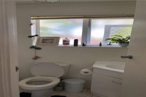 Photo of property in 293 Boord Crescent, Kumeu, 0891