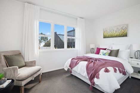 Photo of property in 11 Crispe Road, Clarks Beach, 2122