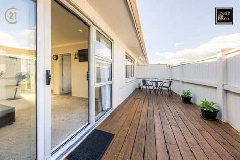 Photo of property in 2/29 South Street, Papakura, 2110