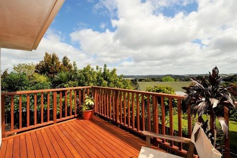 Photo of property in 20 Santiago Crescent, Unsworth Heights, Auckland, 0632