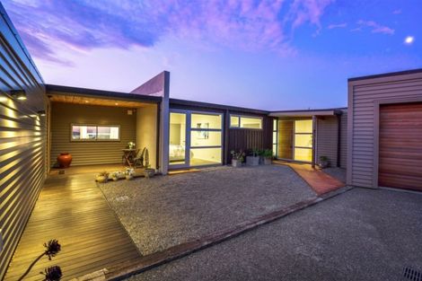 Photo of property in 3 Eglinton Close, Aotea, Porirua, 5024