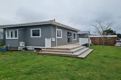 Photo of property in 93 Broadway, Waitara, 4320