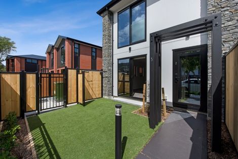 Photo of property in 2/5 Milne Crescent, Taita, Lower Hutt, 5011