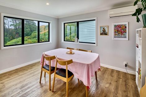 Photo of property in 75 Erlestoke Crescent, Churton Park, Wellington, 6037