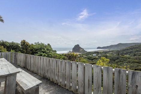 Photo of property in 29 Rayner Road, Piha, New Lynn, 0772