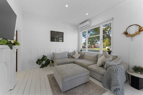 Photo of property in 32 Brookes Street, Inglewood, 4330