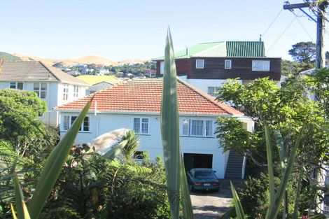 Photo of property in 7 Bassett Road, Johnsonville, Wellington, 6037