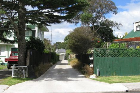 Photo of property in 1 Glenford Lane, Te Atatu Peninsula, Auckland, 0610