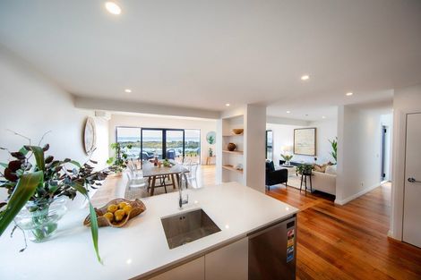 Photo of property in 354 The Esplanade, Island Bay, Wellington, 6023