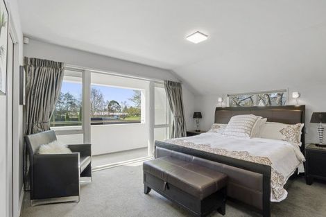 Photo of property in 90 Memorial Avenue, Ilam, Christchurch, 8053