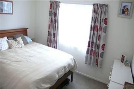 Photo of property in 1/23 Pavola Grove, Glenfield, Auckland, 0629